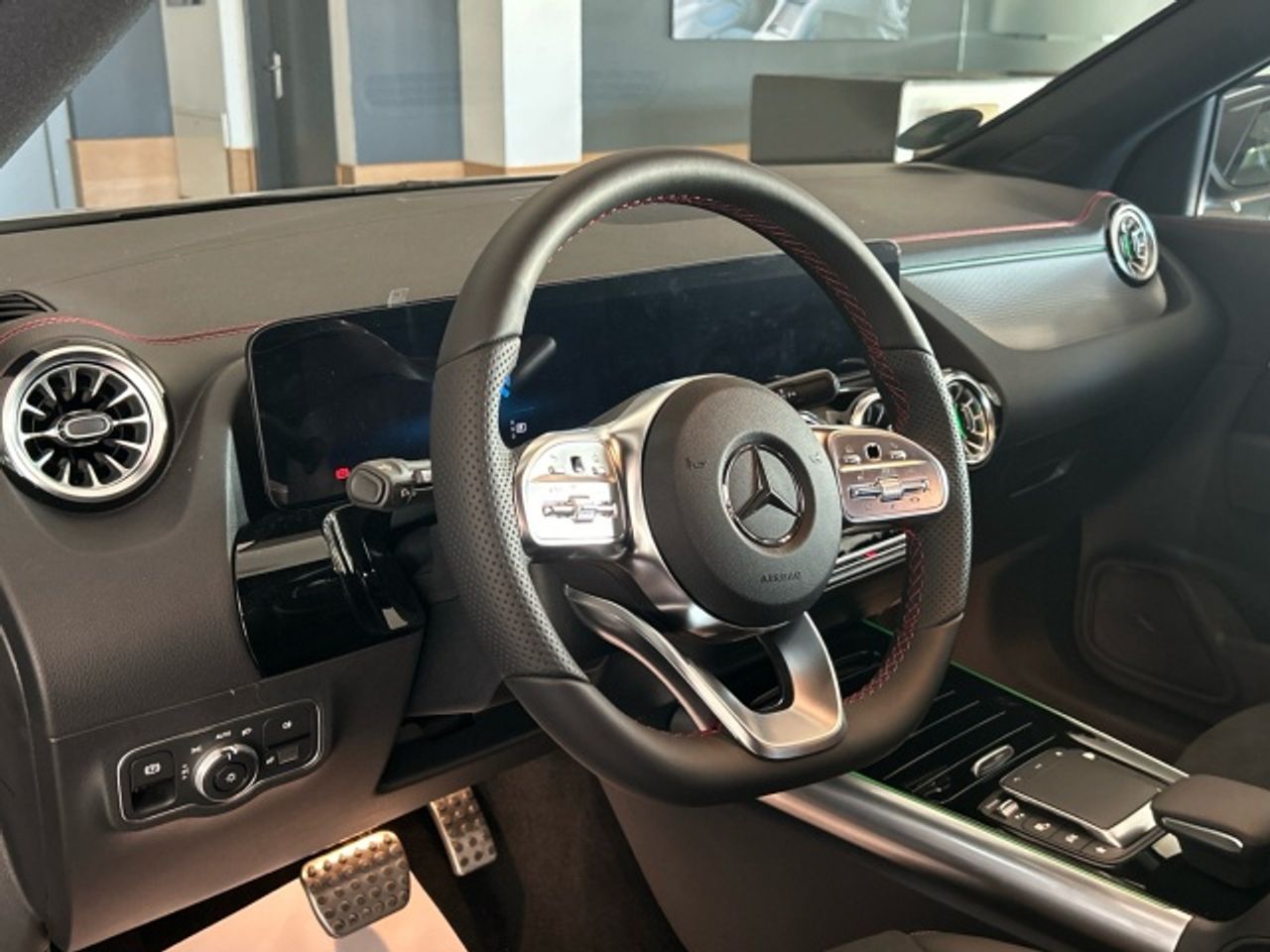 Foto Mercedes-Benz EQA 6