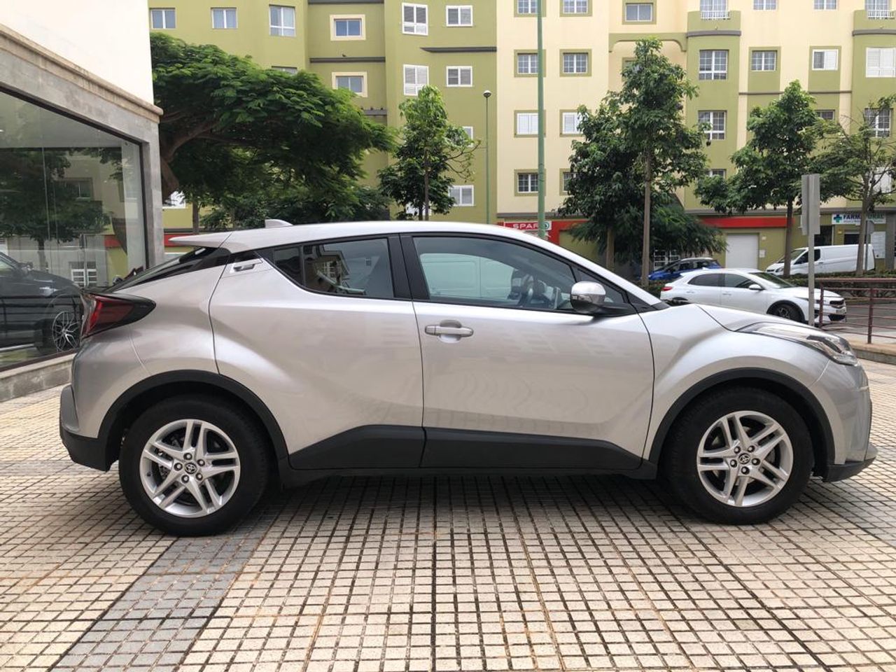 Foto Toyota C-HR 2