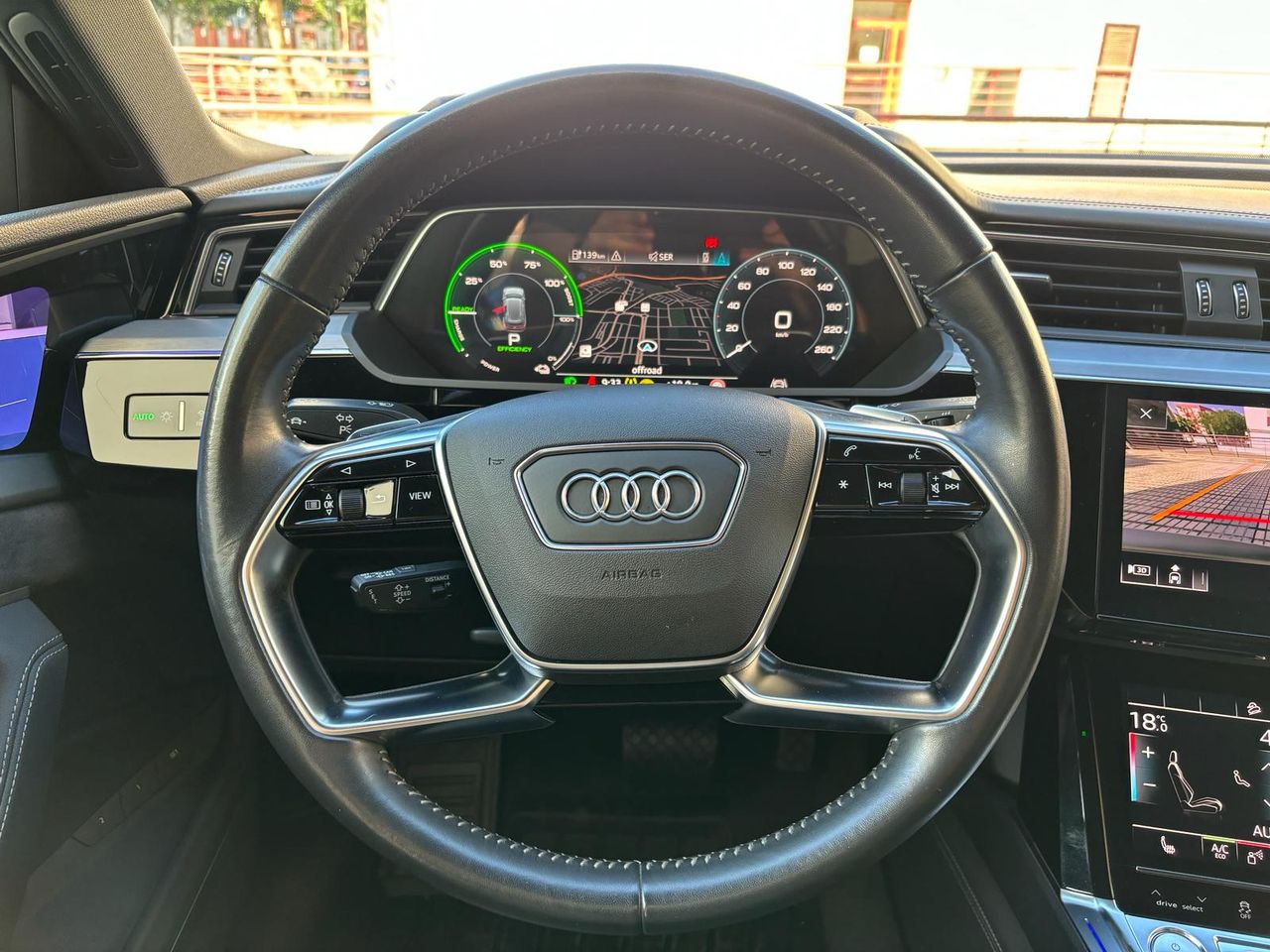 Foto Audi E-tron 13