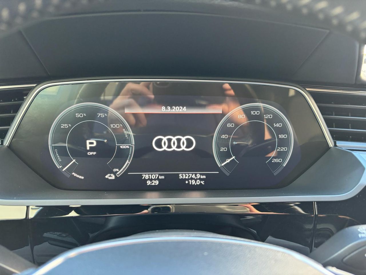 Foto Audi E-tron 14