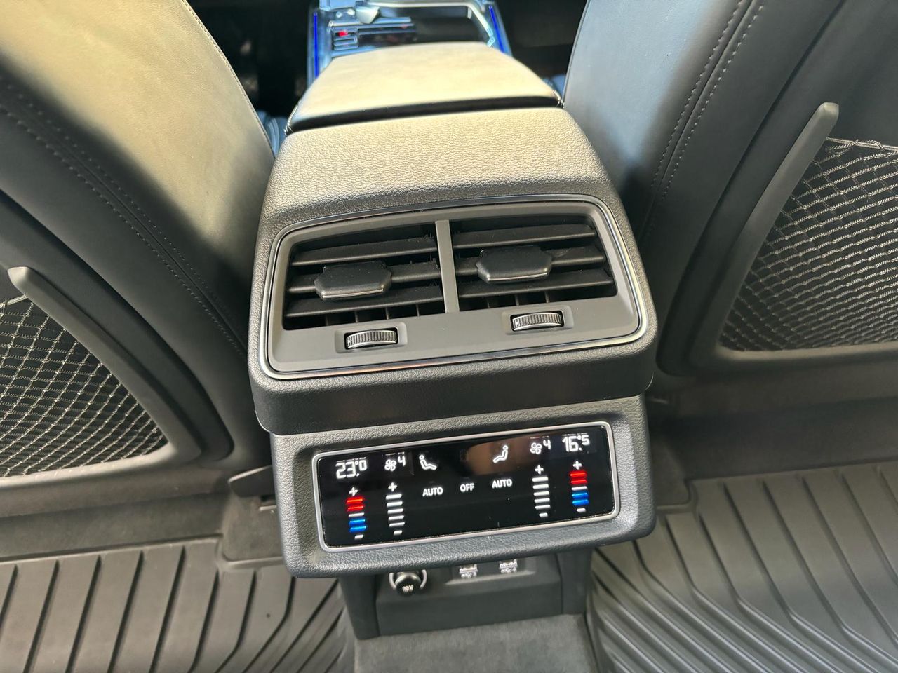 Foto Audi E-tron 18