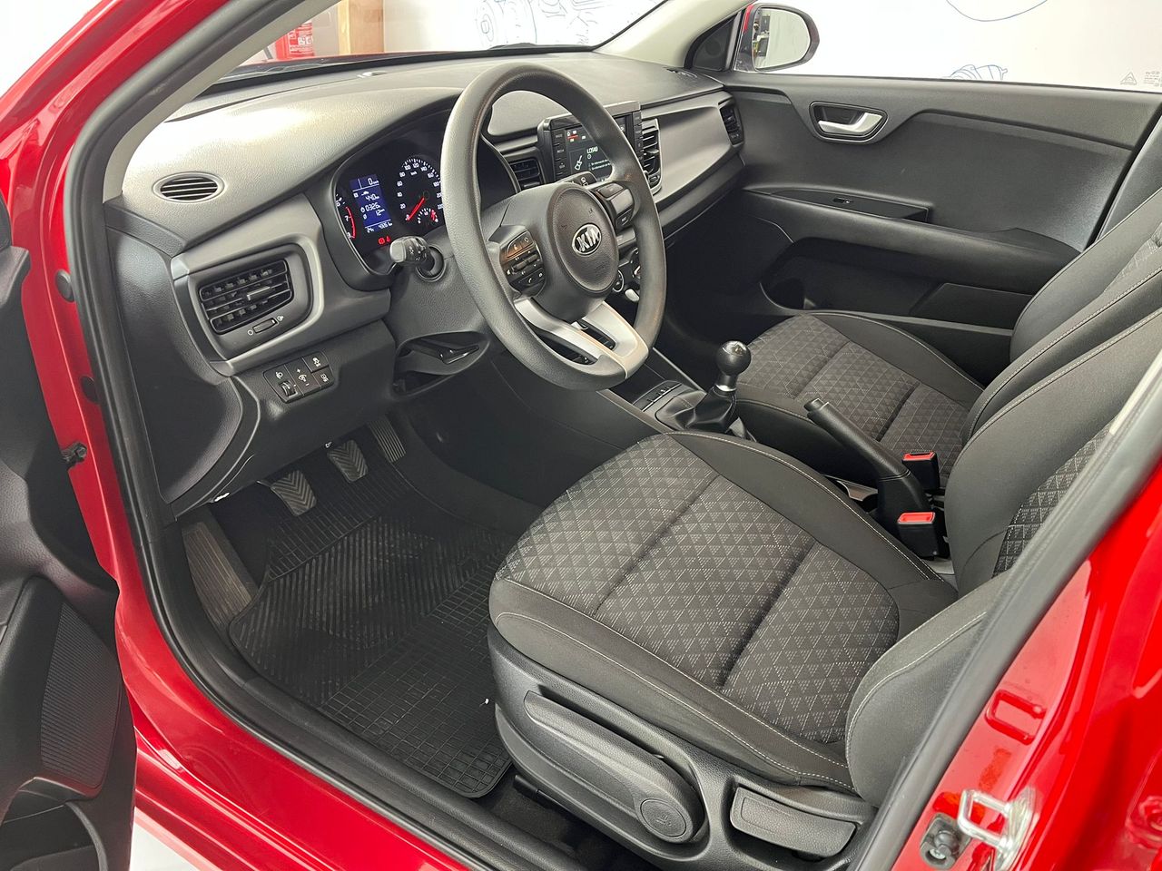 Foto Kia Rio 11