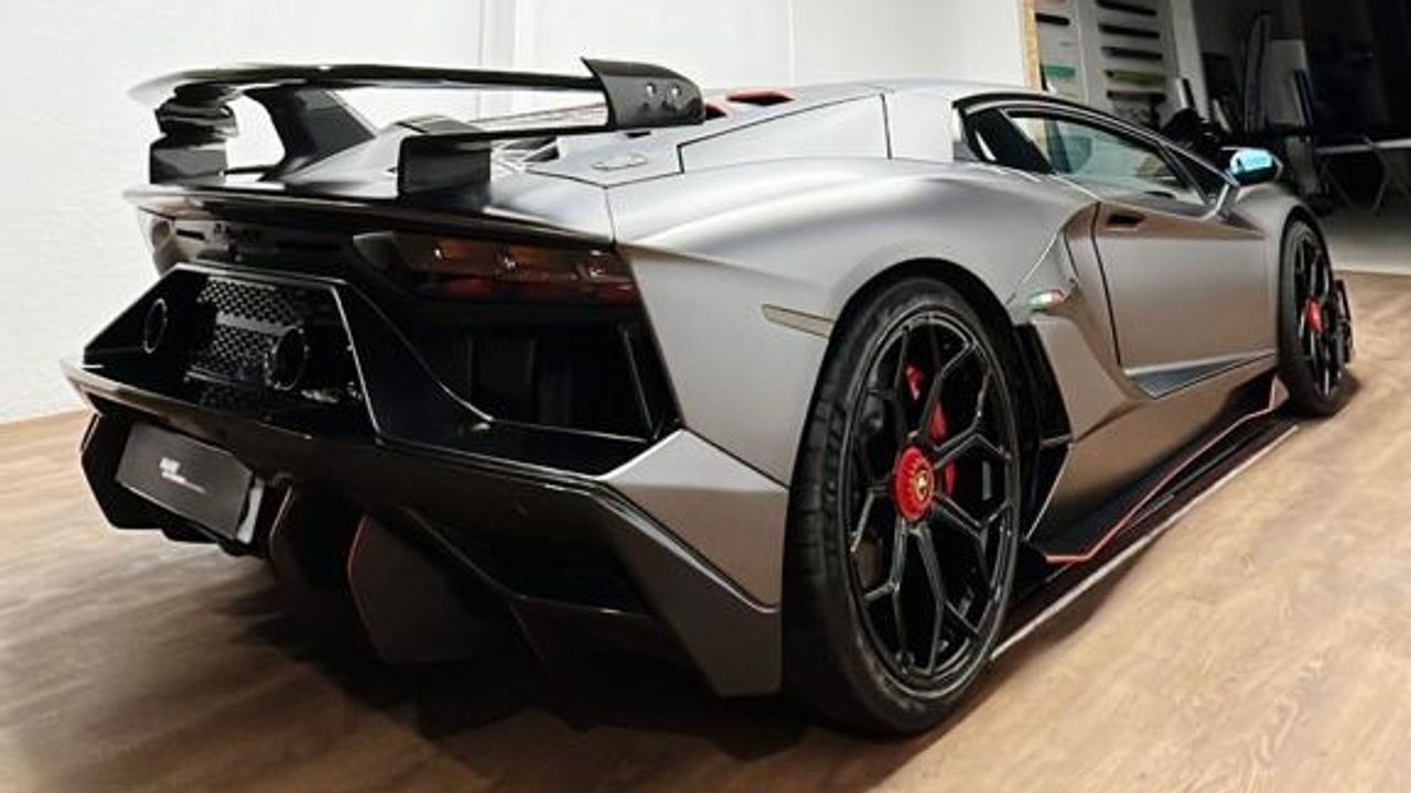 Foto Lamborghini Aventador 8