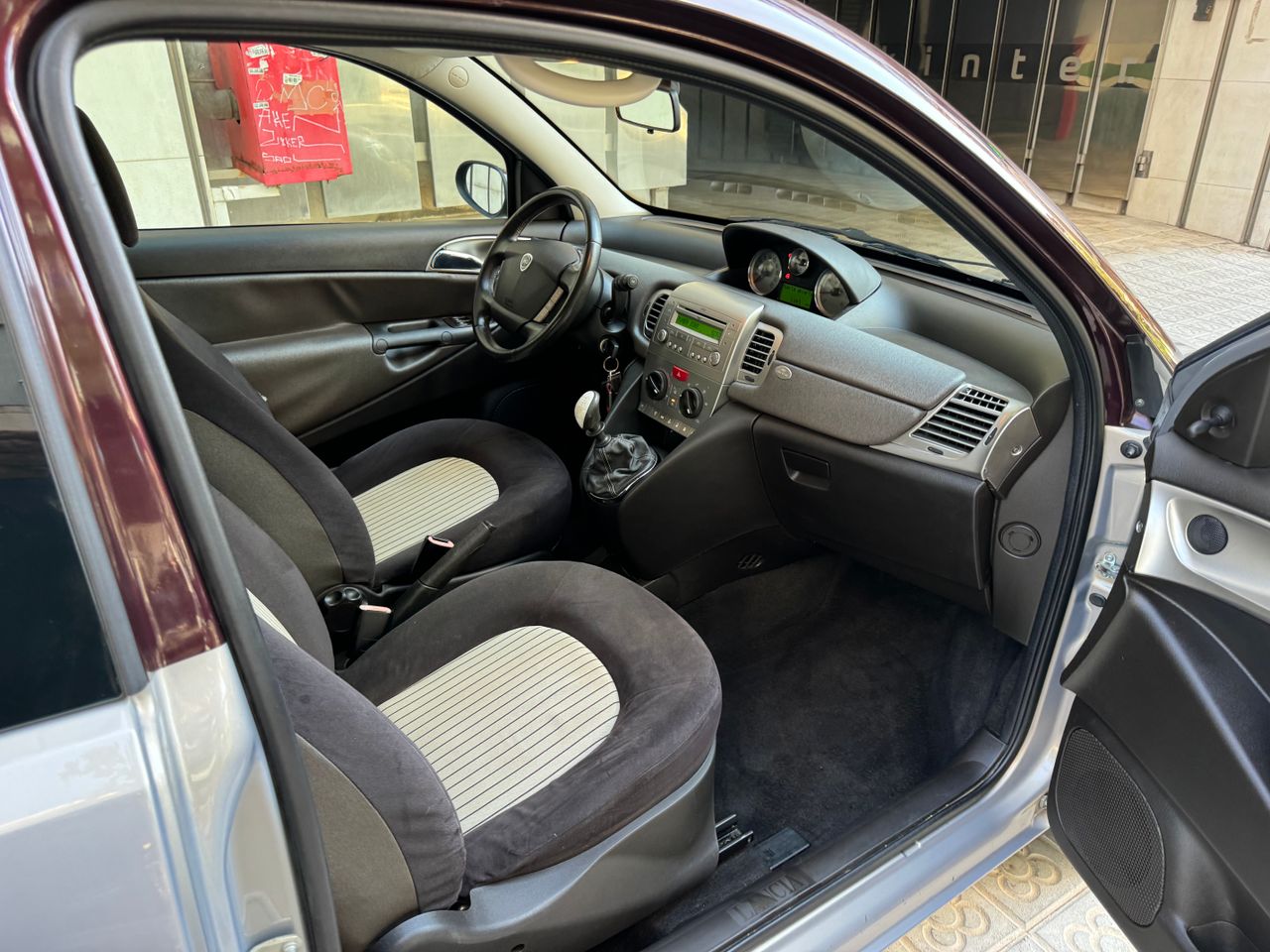 Foto Lancia Ypsilon 27