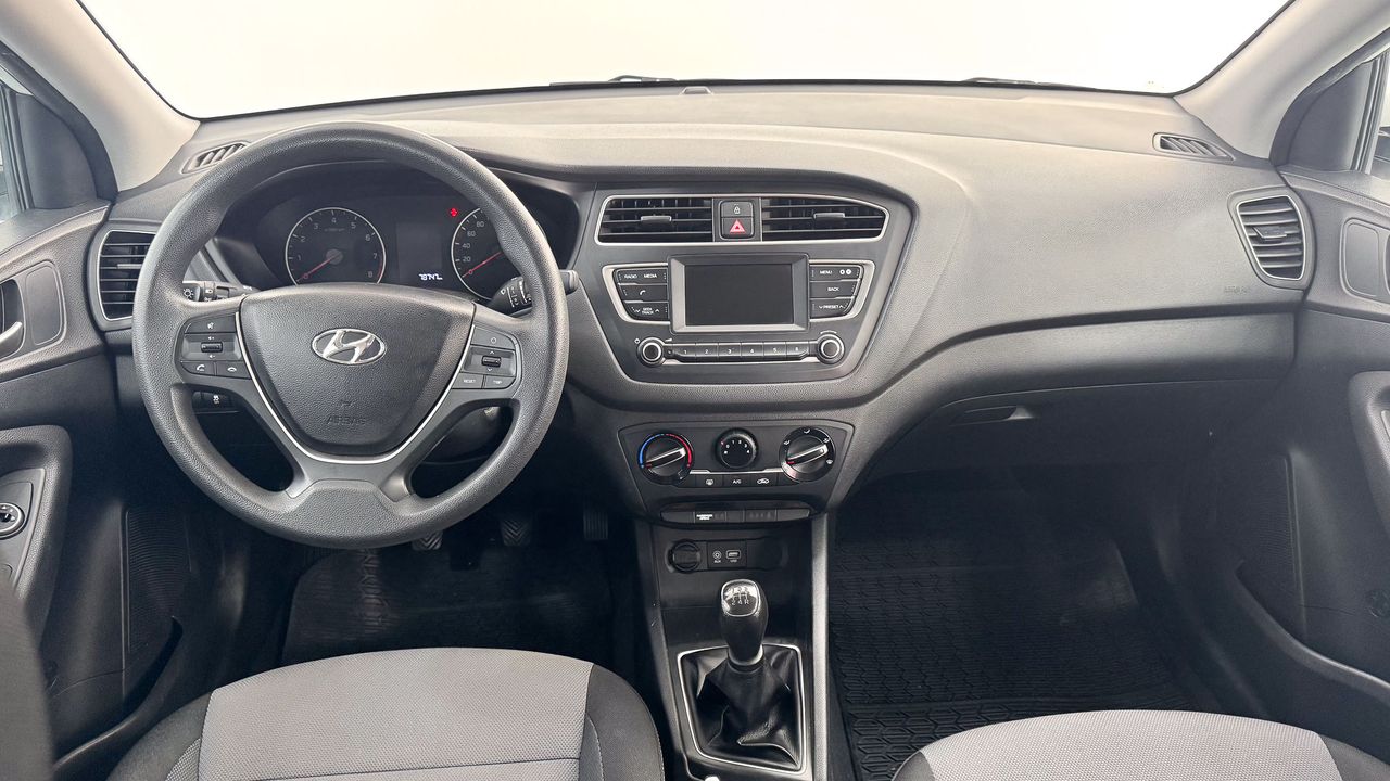 Foto Hyundai i20 5