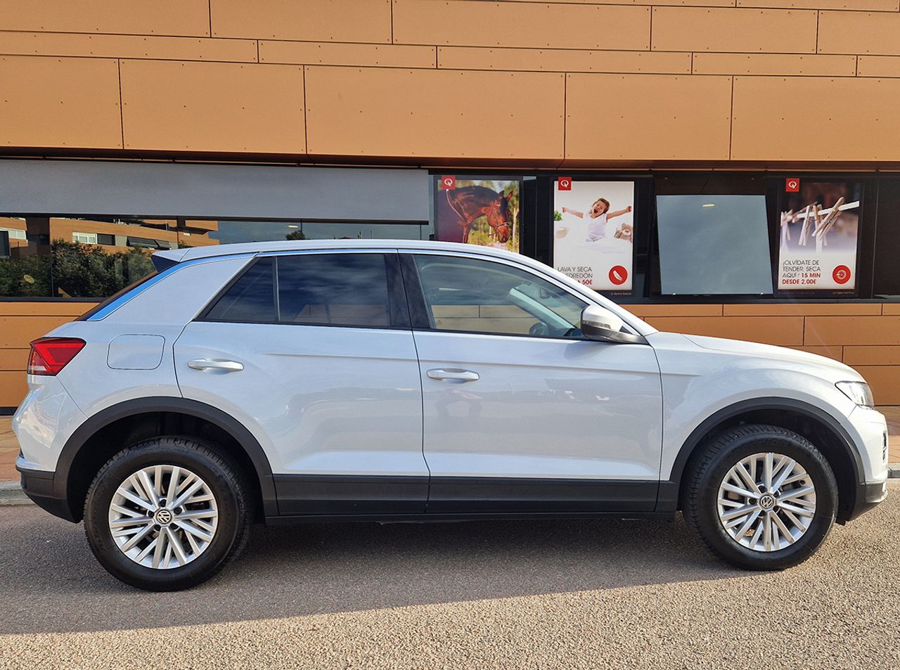 Foto Volkswagen T-Roc 6