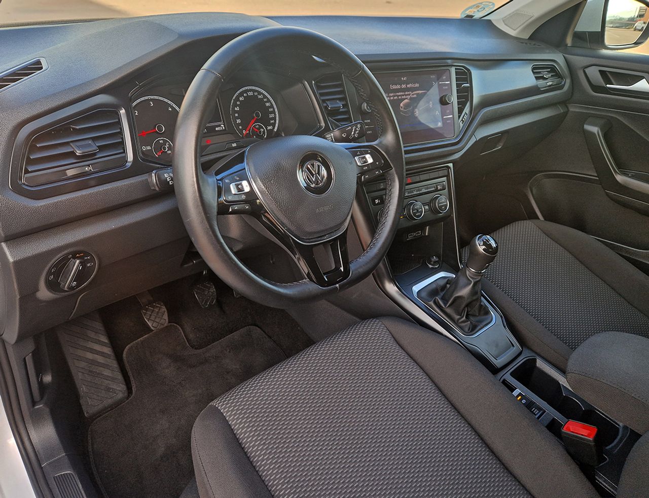 Foto Volkswagen T-Roc 12