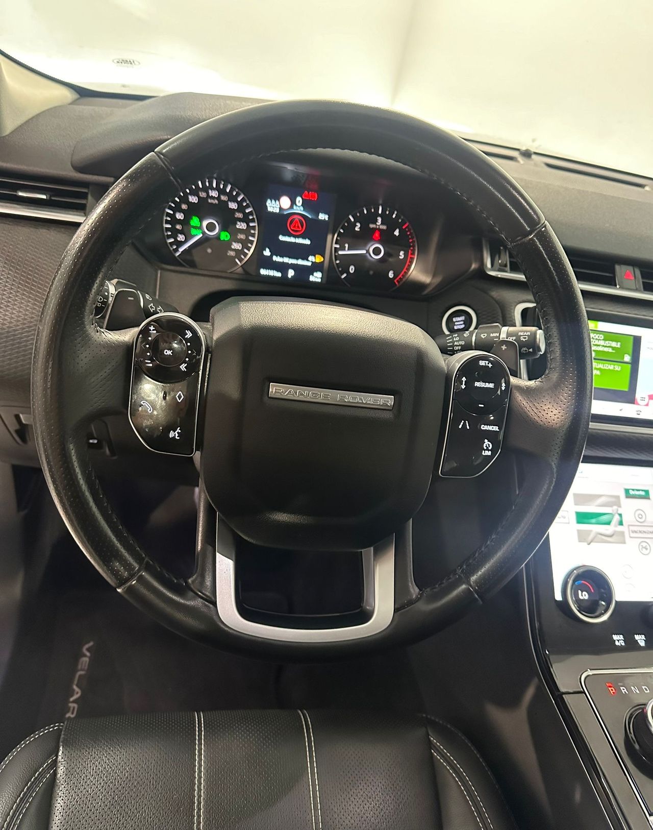 Foto Land-Rover Range Rover Velar 10