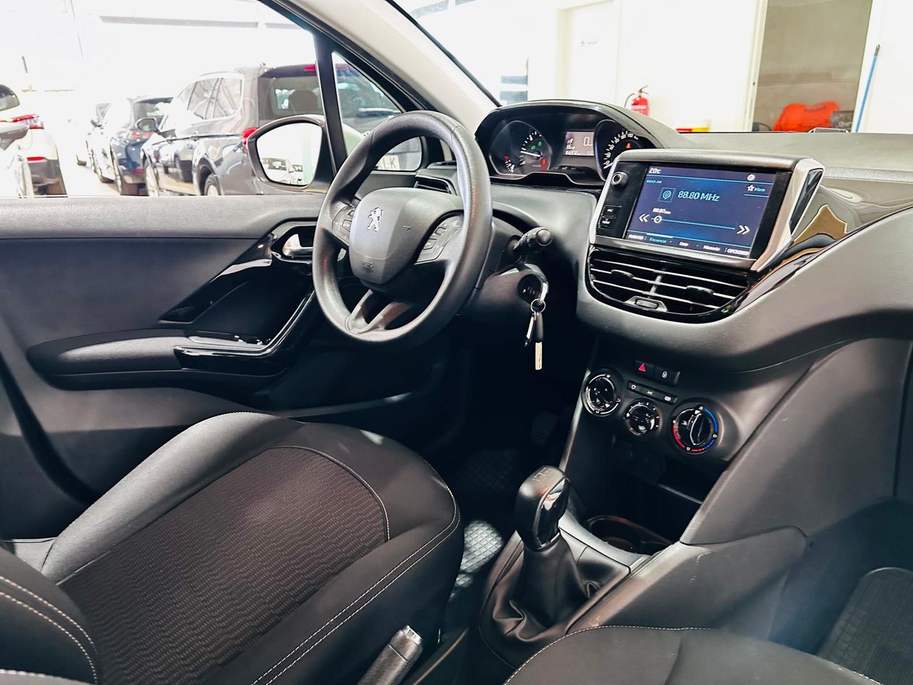 Foto Peugeot 208 26