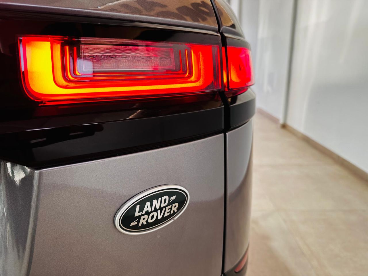 Foto Land-Rover Range Rover Velar 16