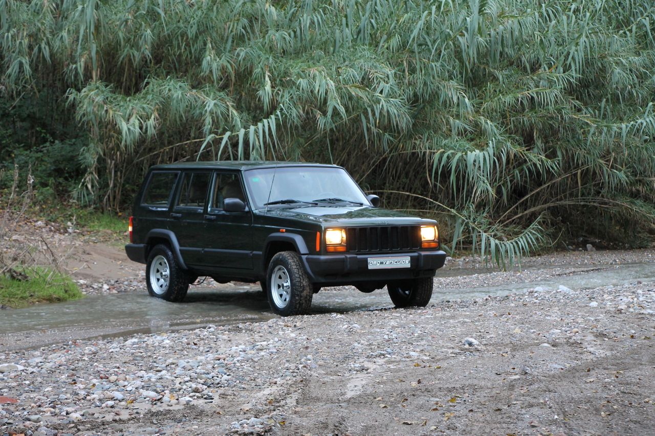 Foto Jeep Cherokee 23