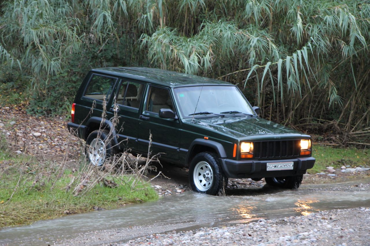 Foto Jeep Cherokee 30