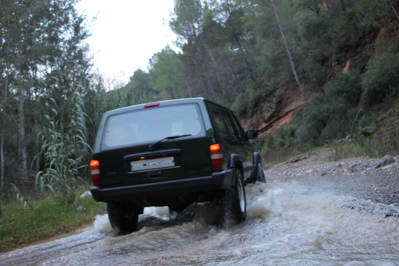 Foto Jeep Cherokee 43