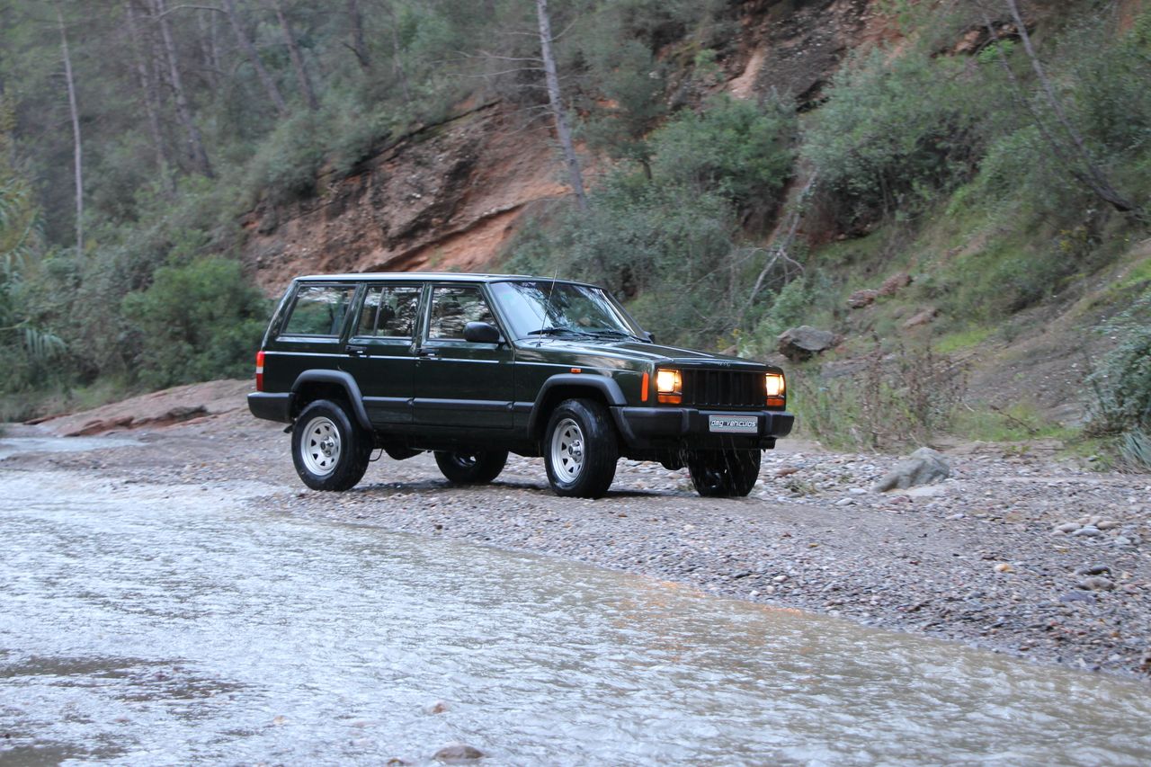 Foto Jeep Cherokee 61