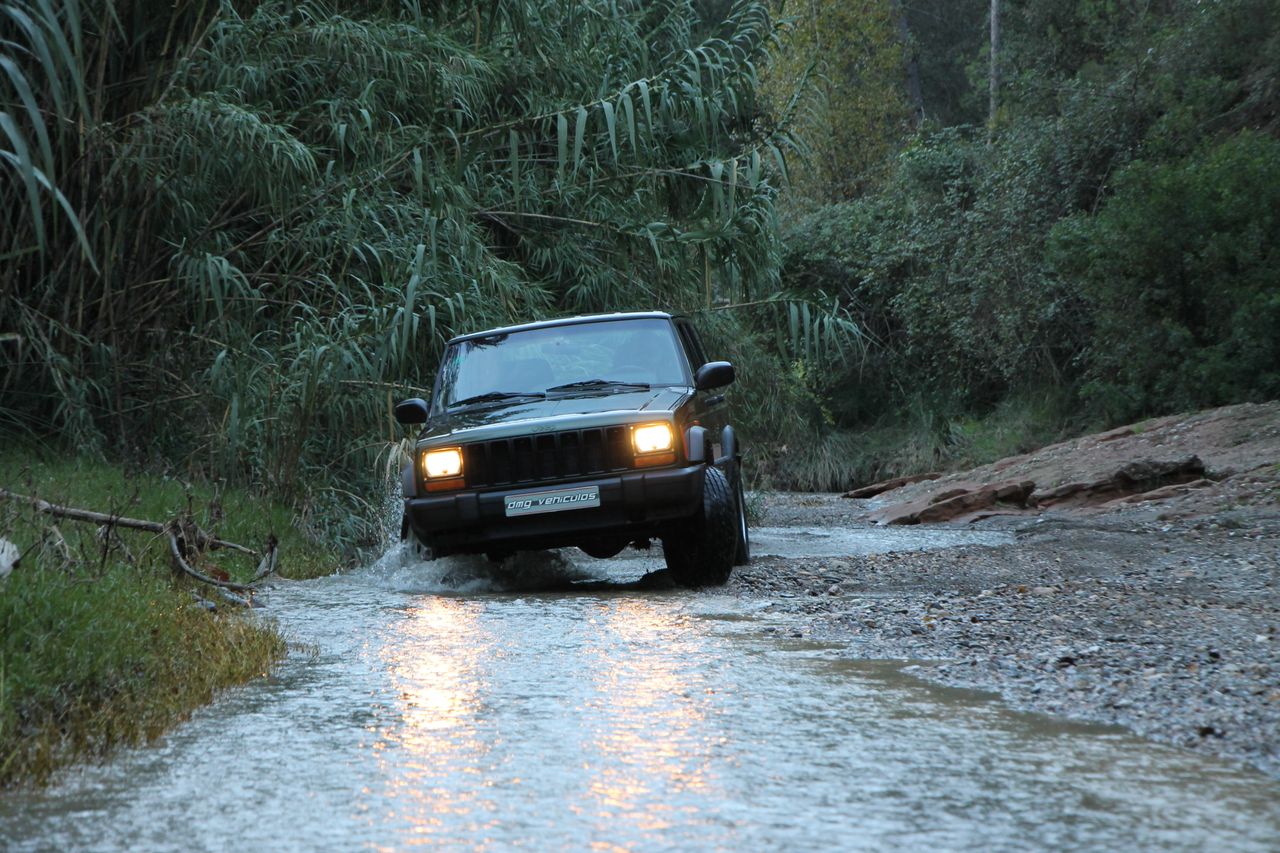 Foto Jeep Cherokee 76