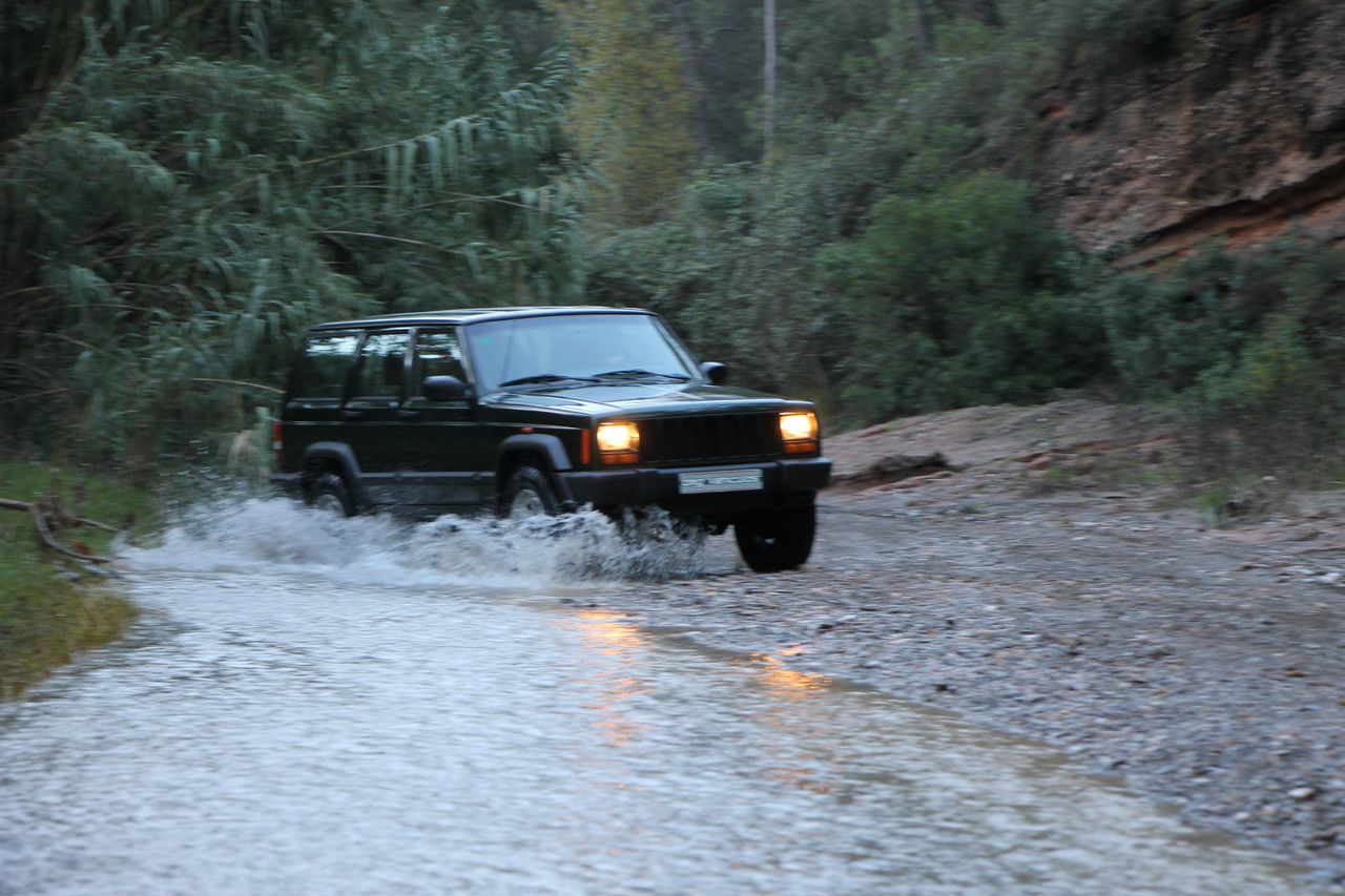 Foto Jeep Cherokee 78