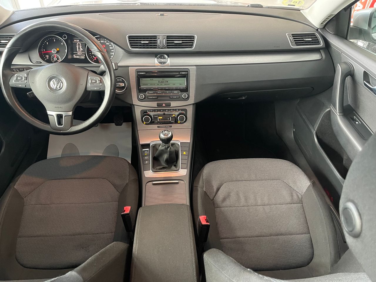 Foto Volkswagen Passat 13