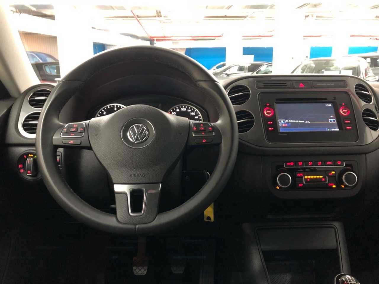 Foto Volkswagen Tiguan 17