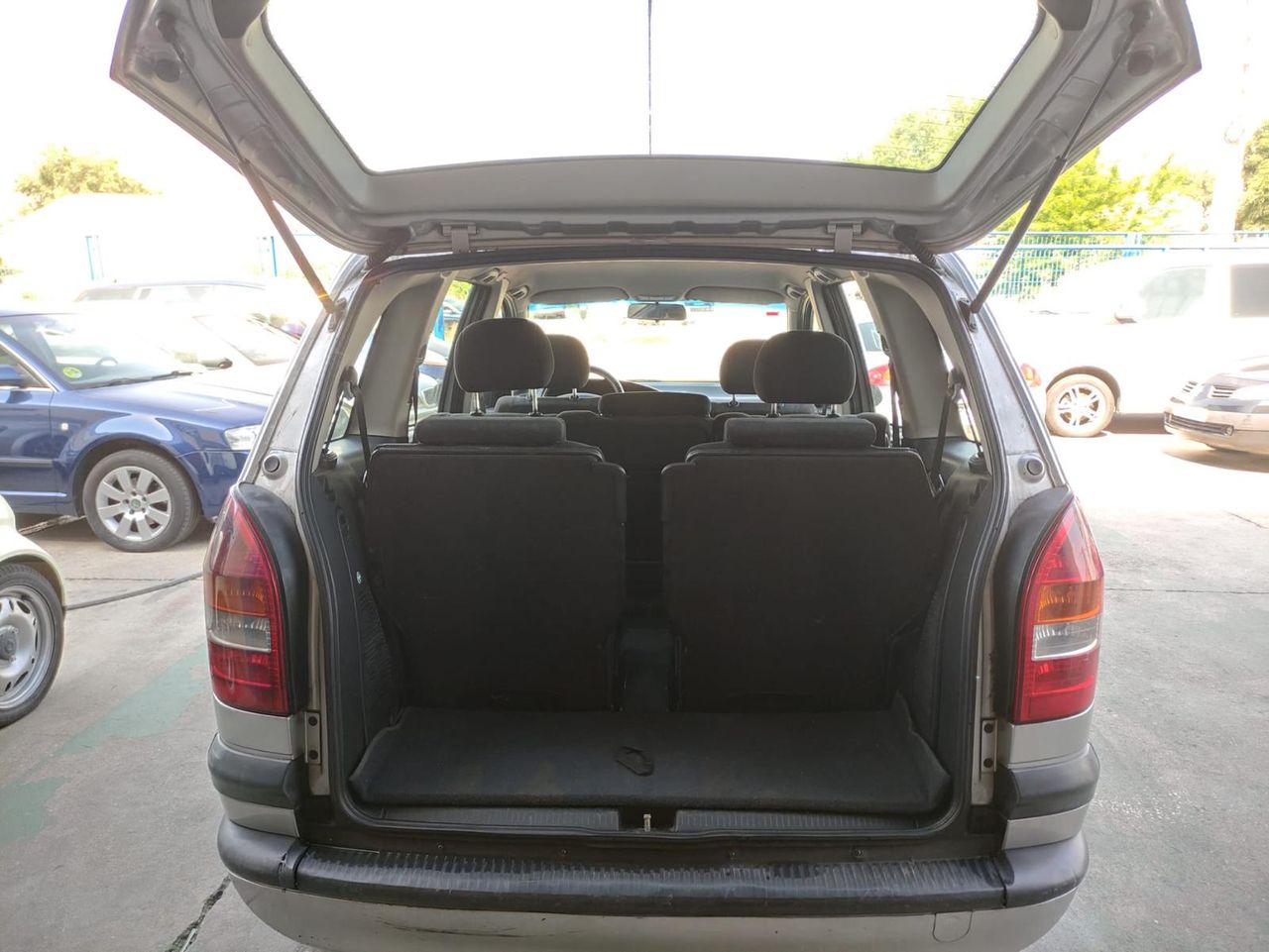 Foto Opel Zafira 15