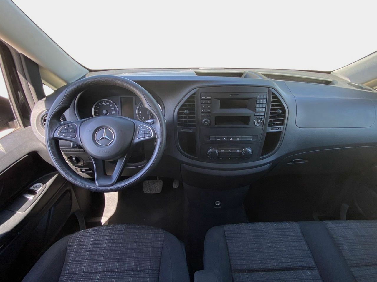 Foto Mercedes-Benz Vito 17