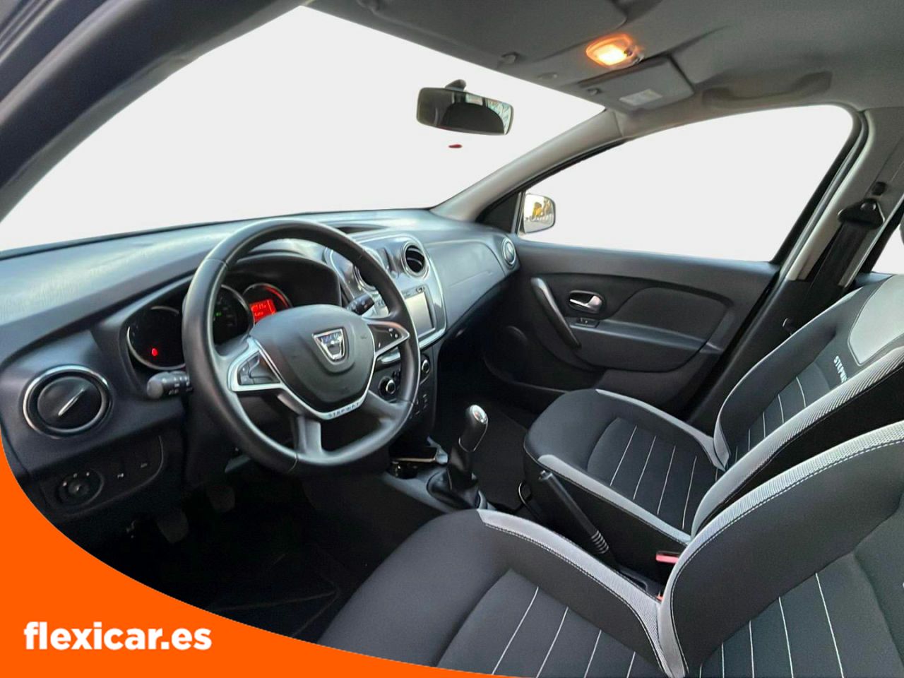 Foto Dacia Sandero 14