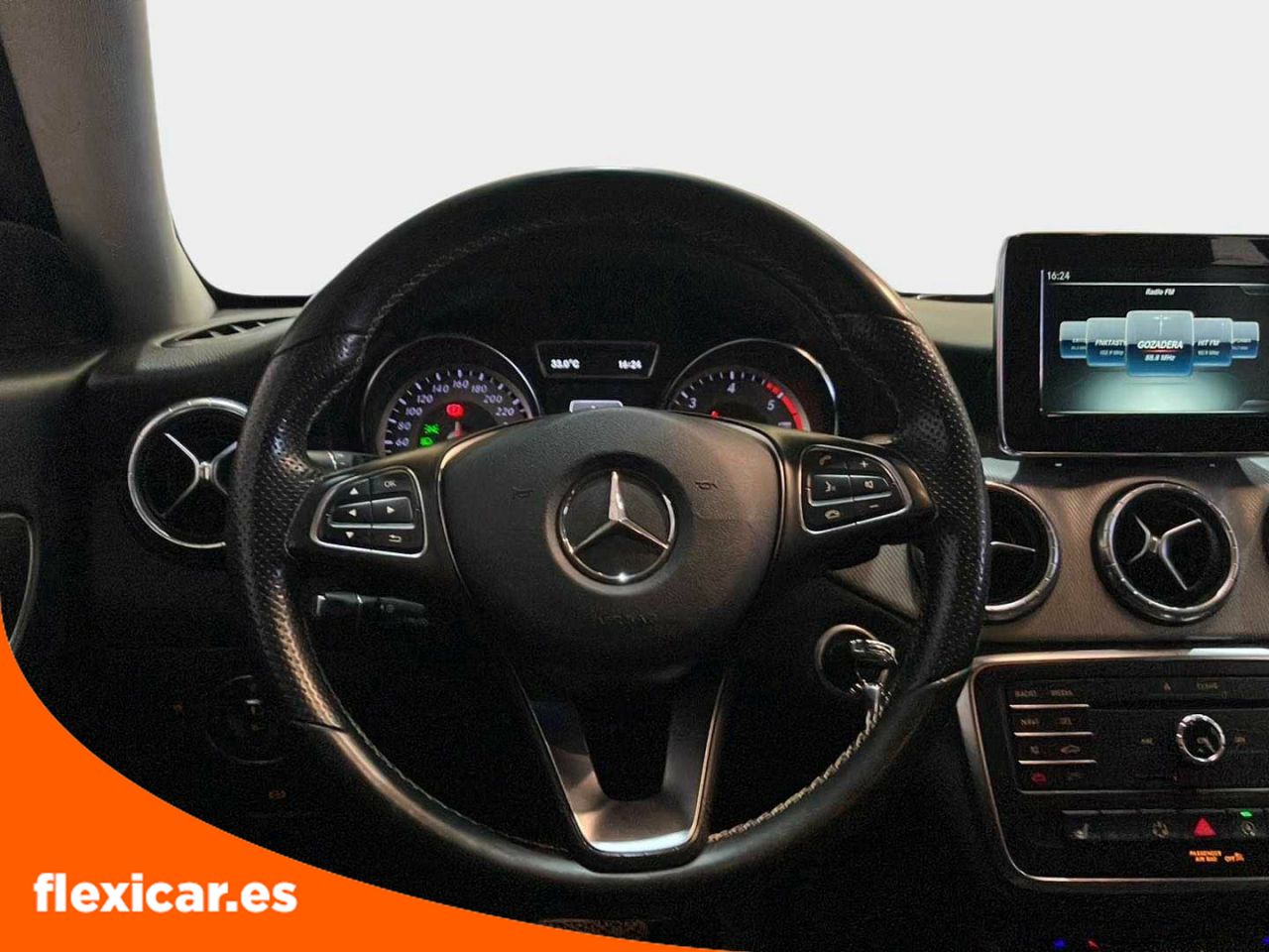 Foto Mercedes-Benz Clase CLA 13