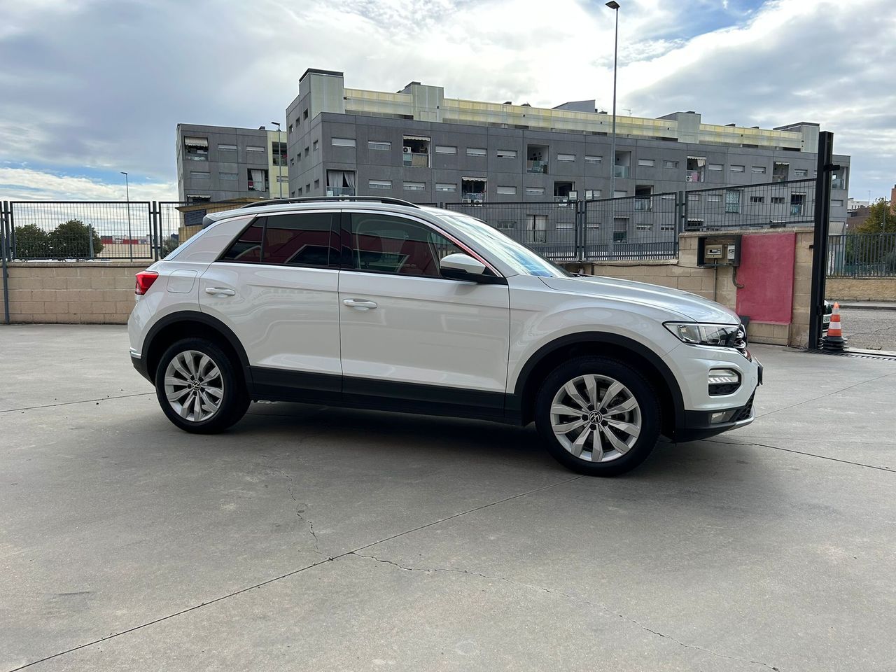 Foto Volkswagen T-Roc 3