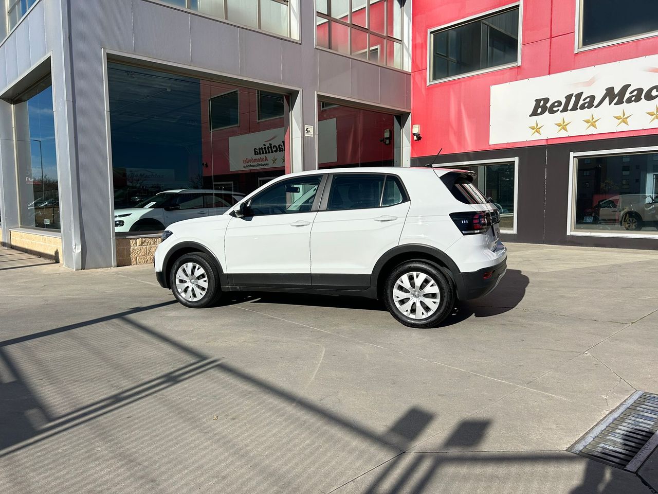 Foto Volkswagen T-Cross 4