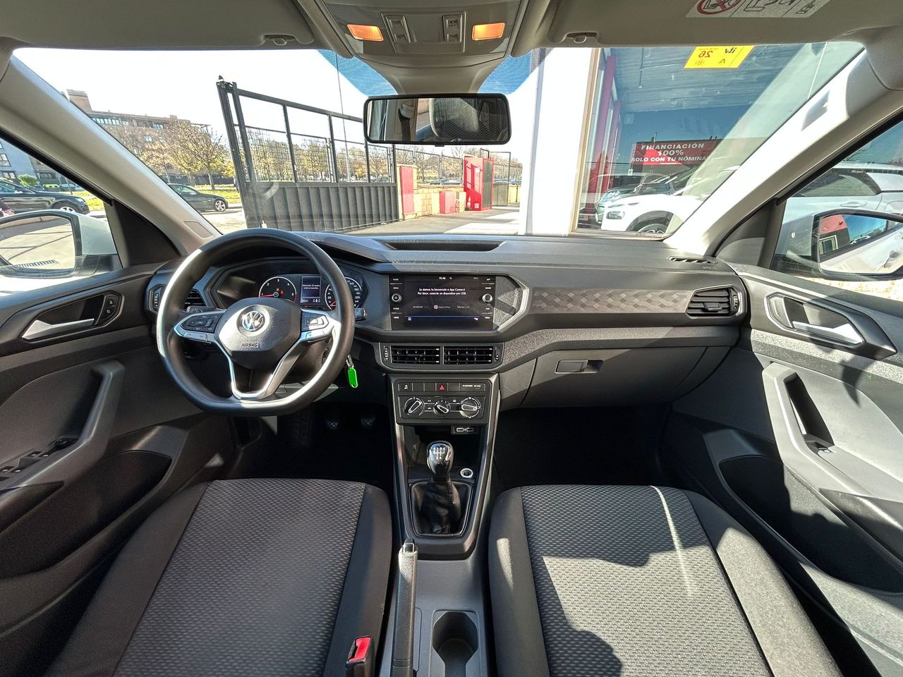 Foto Volkswagen T-Cross 12