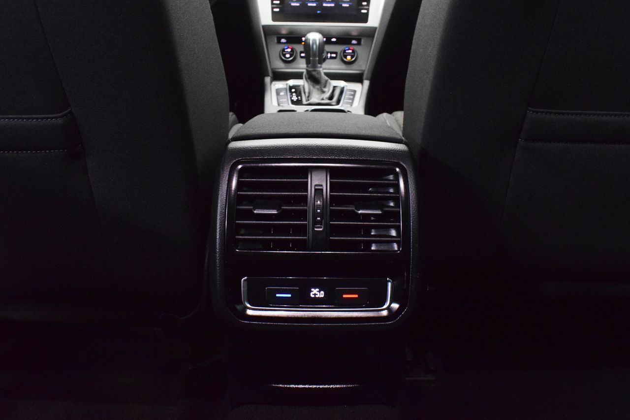 Foto Volkswagen Passat 19