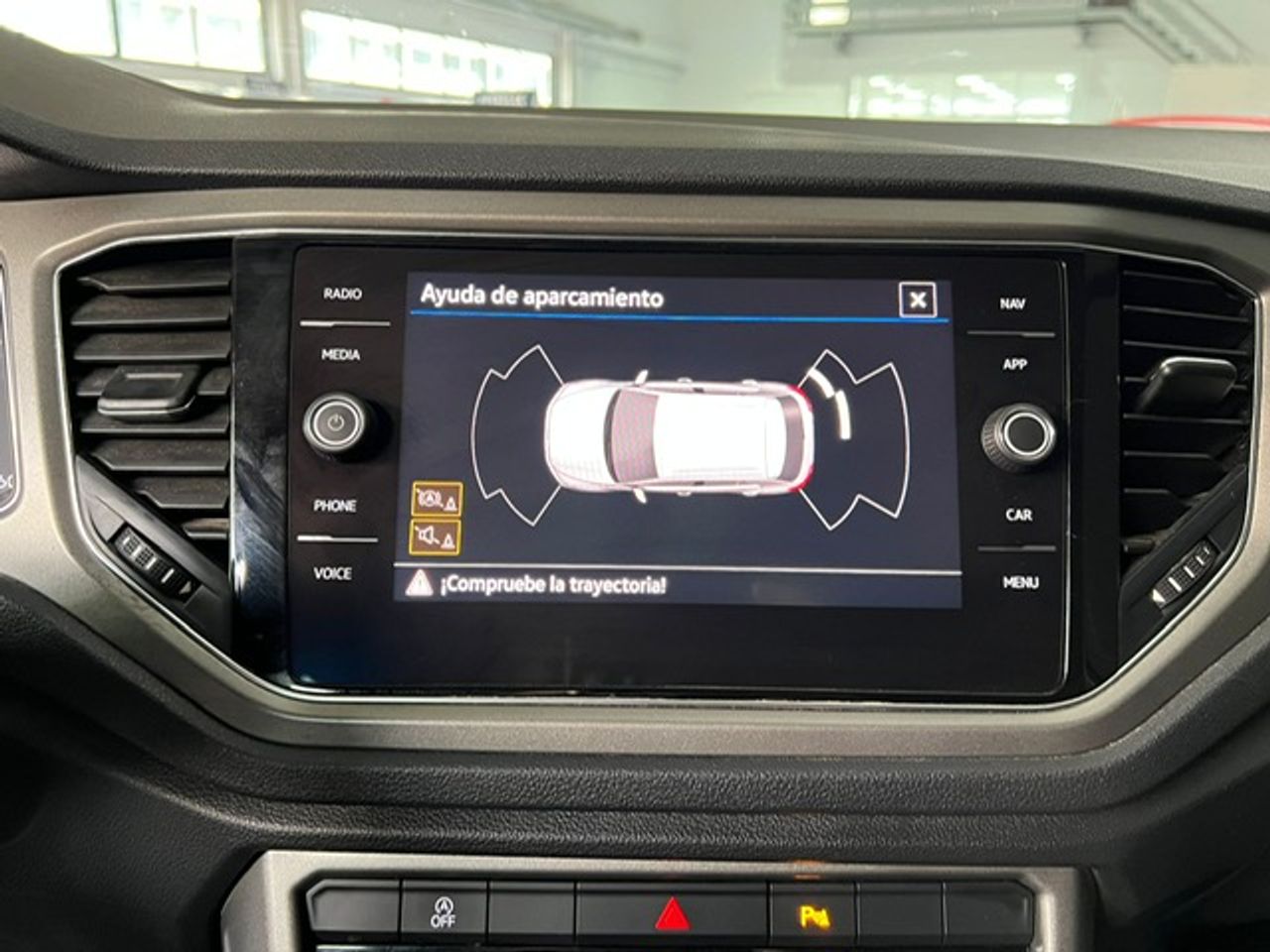 Foto Volkswagen T-Roc 24