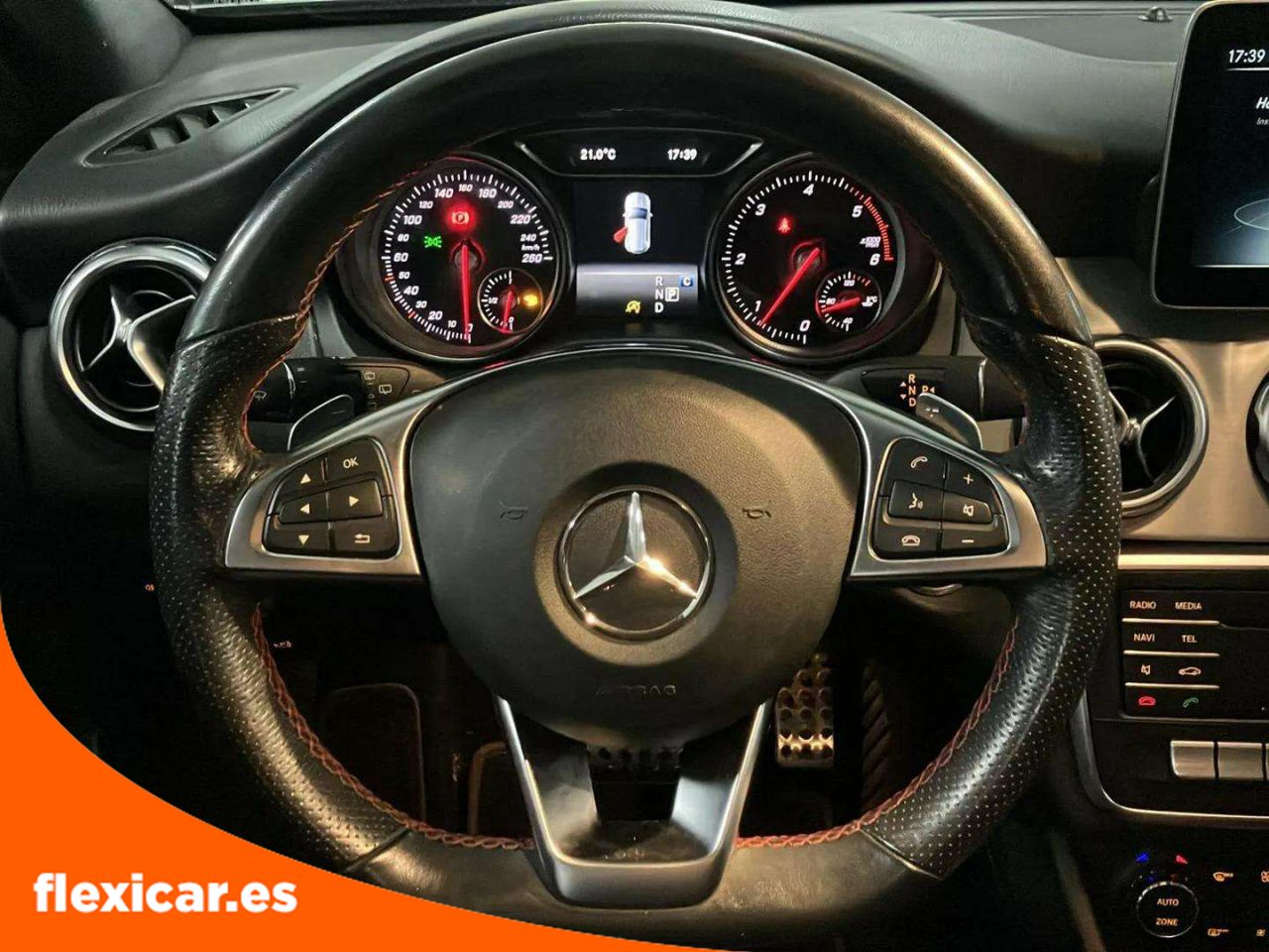 Foto Mercedes-Benz Clase GLA 12