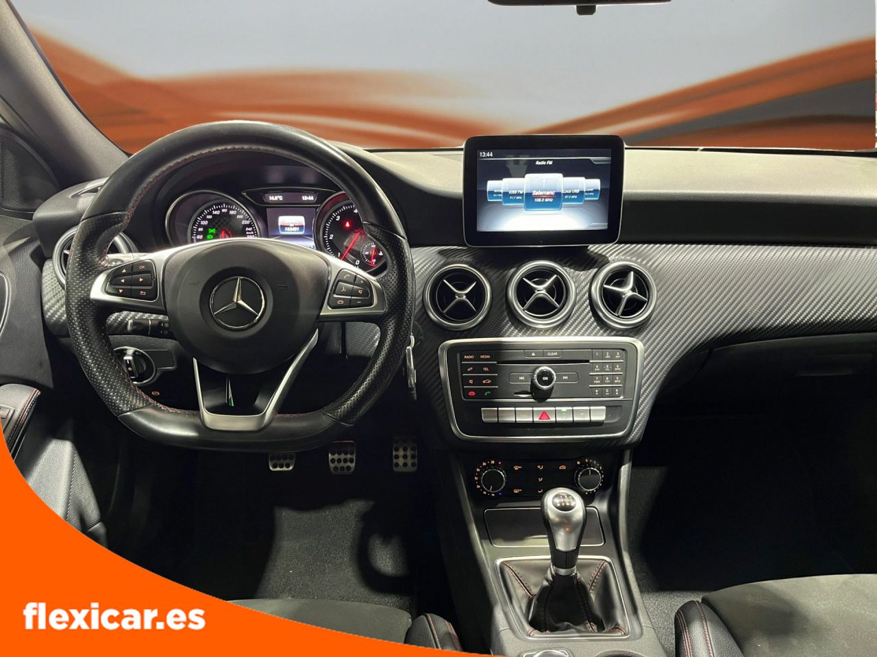 Foto Mercedes-Benz Clase A 25