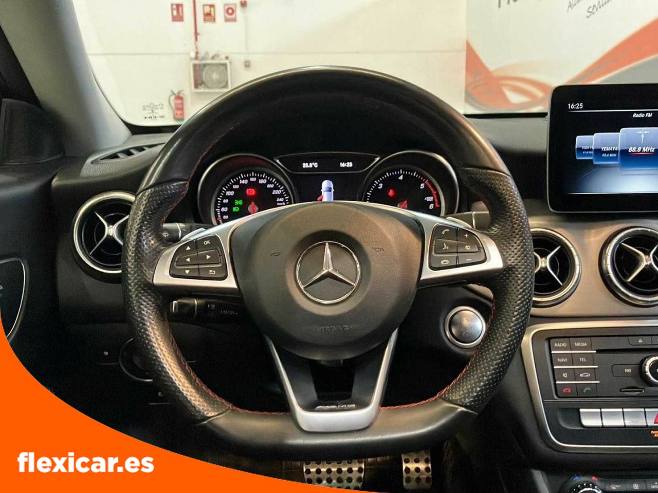 Foto Mercedes-Benz Clase CLA 14