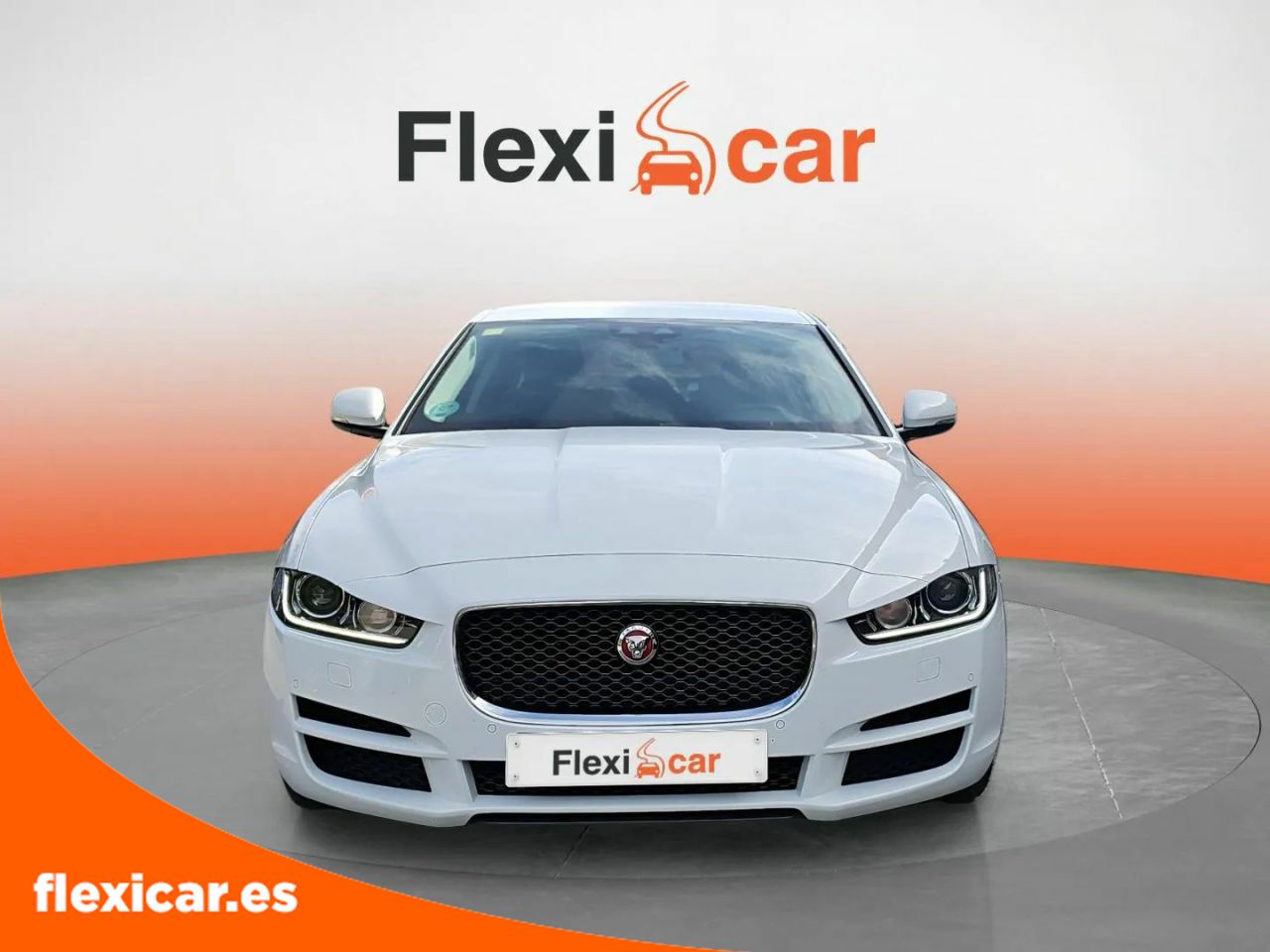 Foto Jaguar XE 8