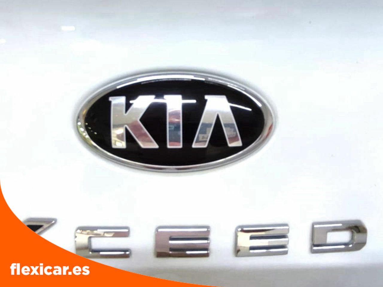 Foto Kia XCeed 27