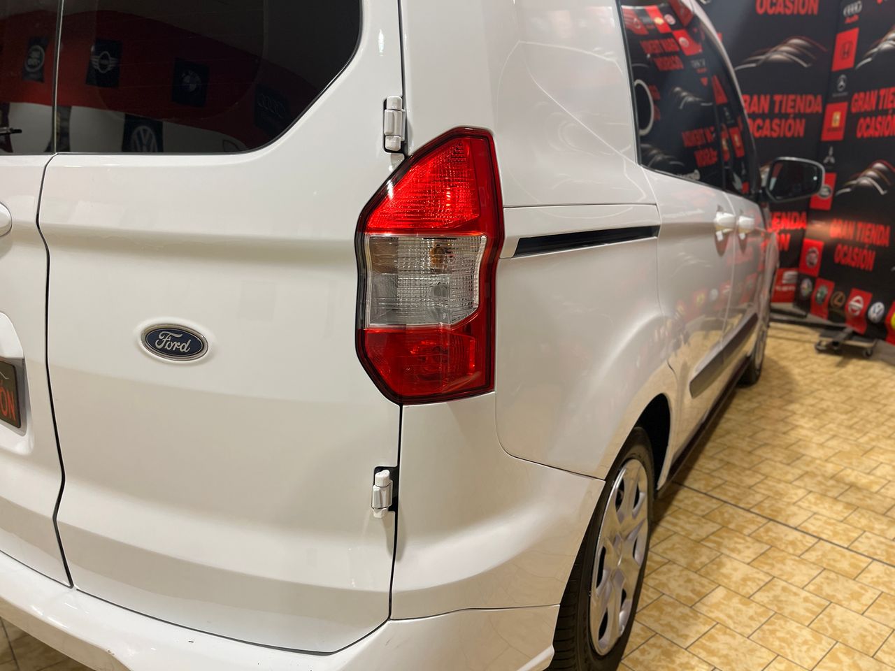 Foto Ford Transit  Courier 14