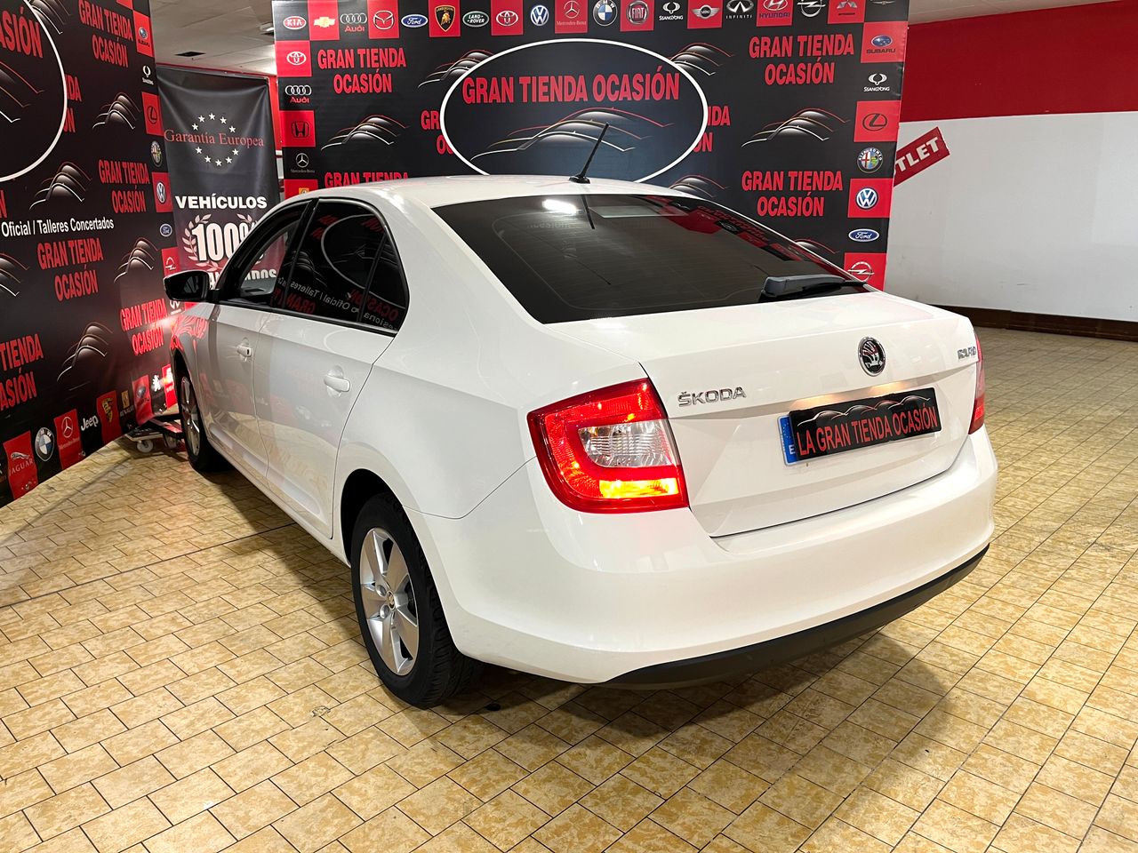 Foto Skoda Rapid 8