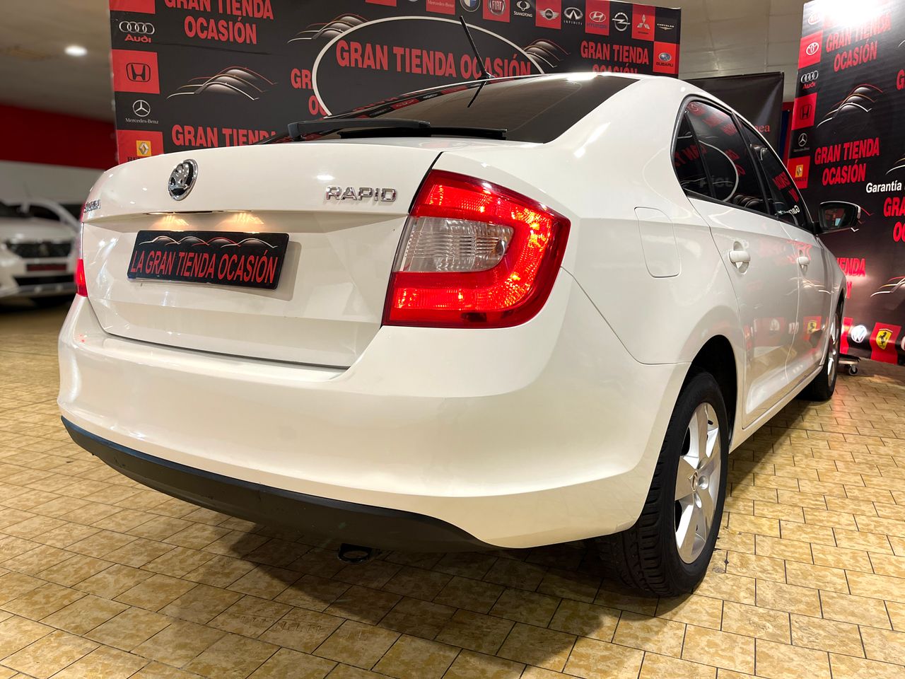 Foto Skoda Rapid 12