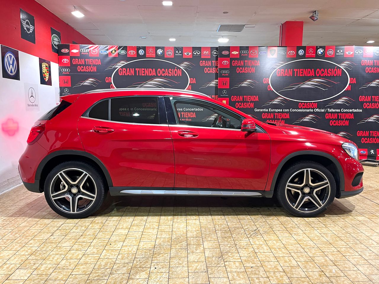 Foto Mercedes-Benz Clase GLA 13