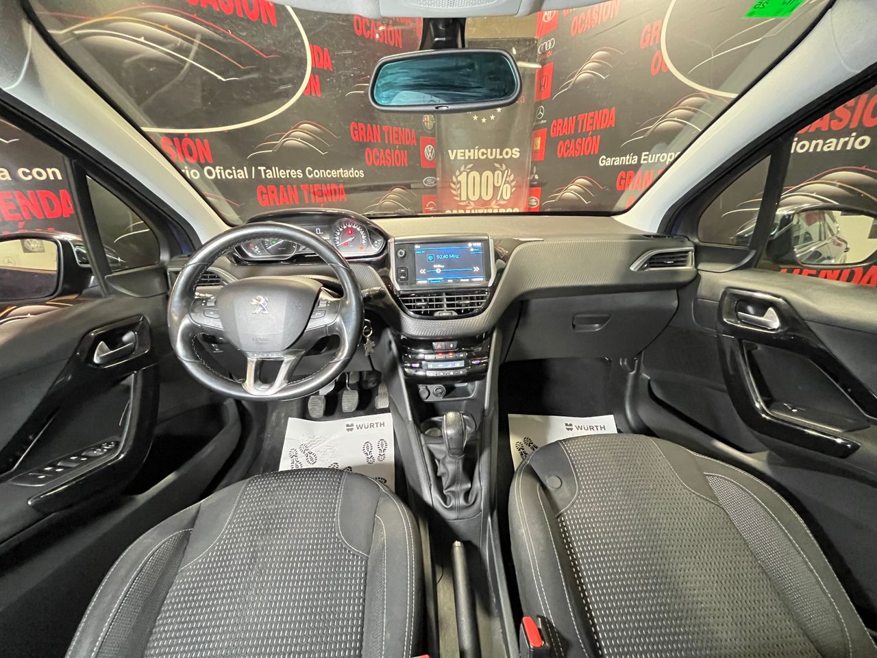 Foto Peugeot 208 12