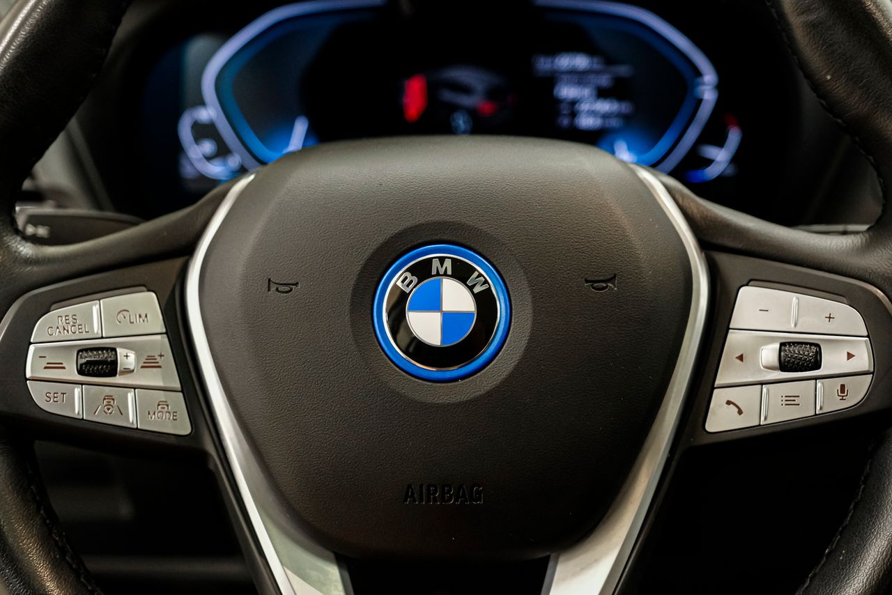 Foto BMW iX3 17