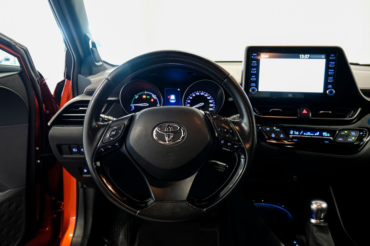 Foto Toyota C-HR 16