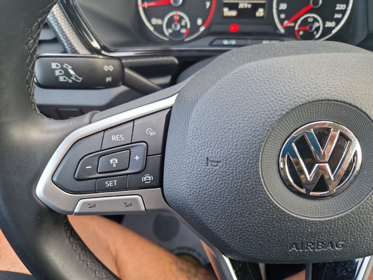 Foto Volkswagen T-Cross 16