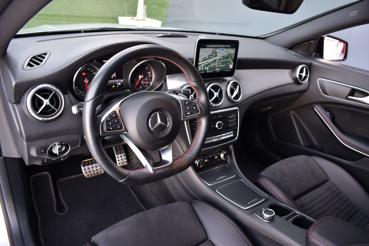 Foto Mercedes-Benz Clase CLA 8