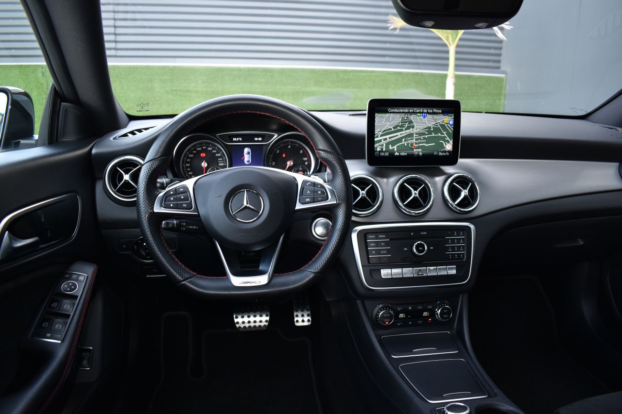 Foto Mercedes-Benz Clase CLA 102