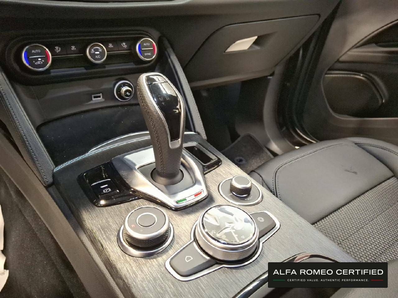 Foto Alfa Romeo Stelvio 19