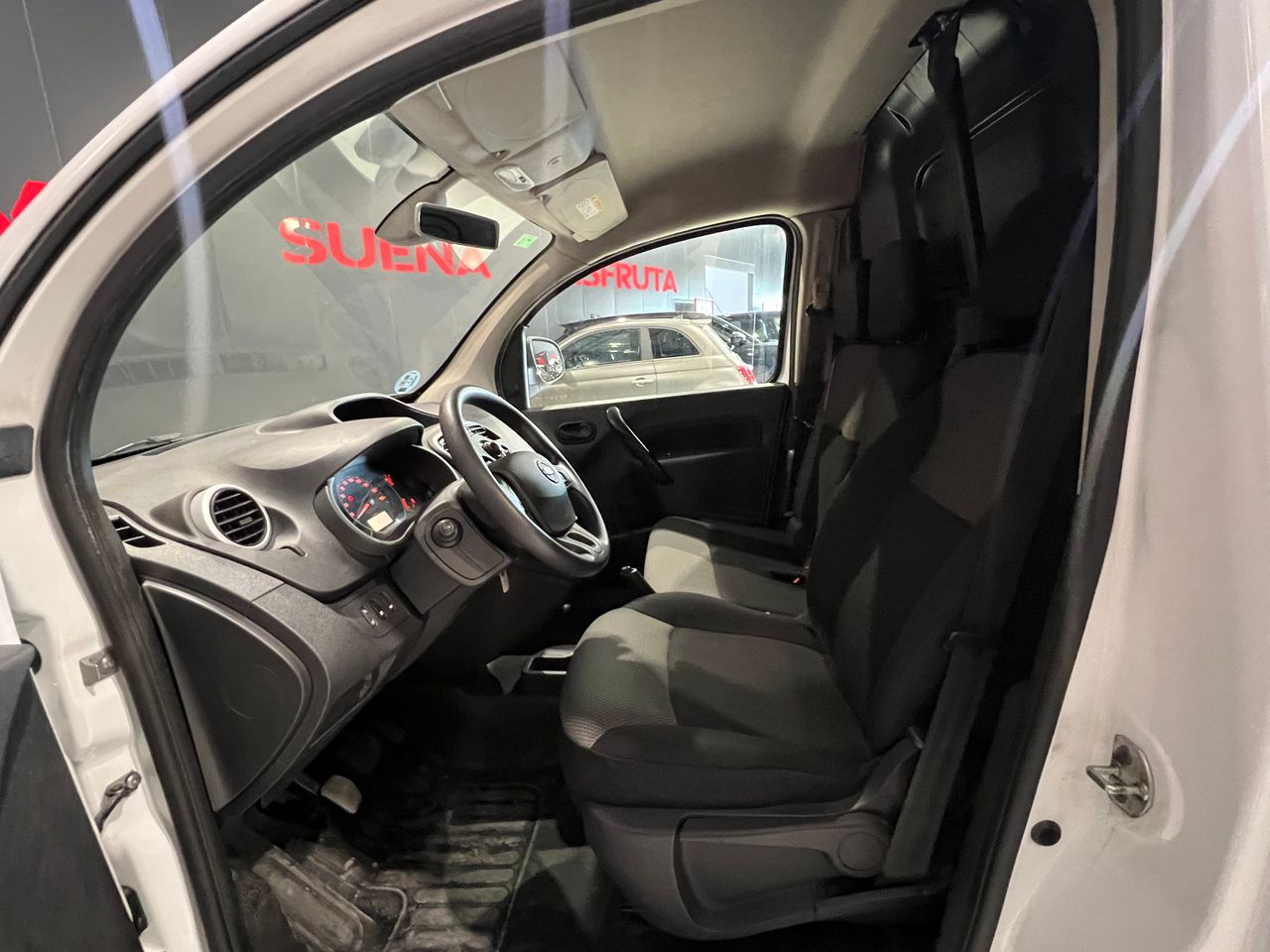 Foto Nissan NV250 5