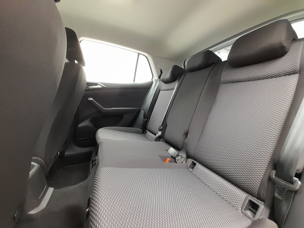 Foto Volkswagen T-Cross 12