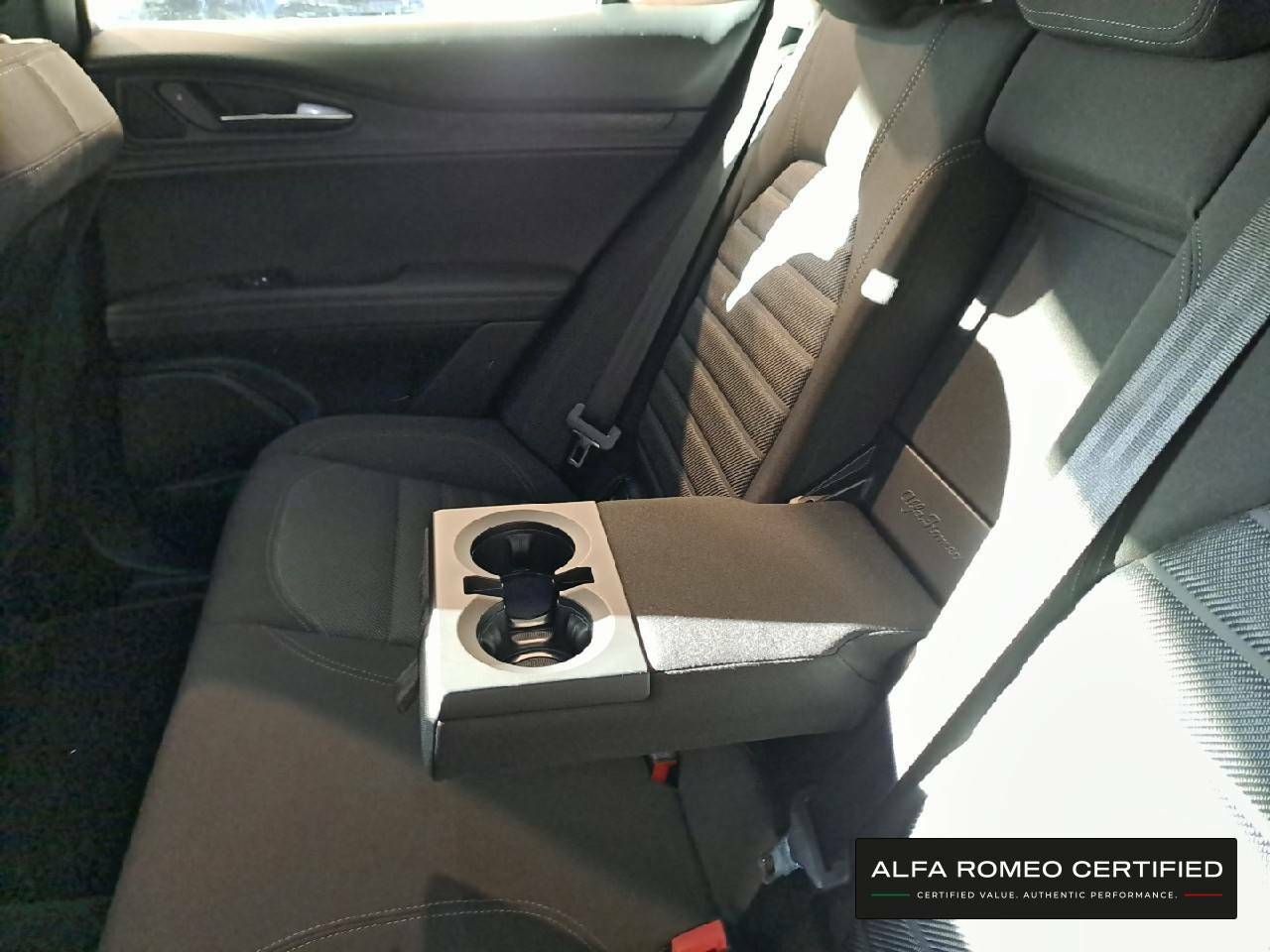 Foto Alfa Romeo Stelvio 20